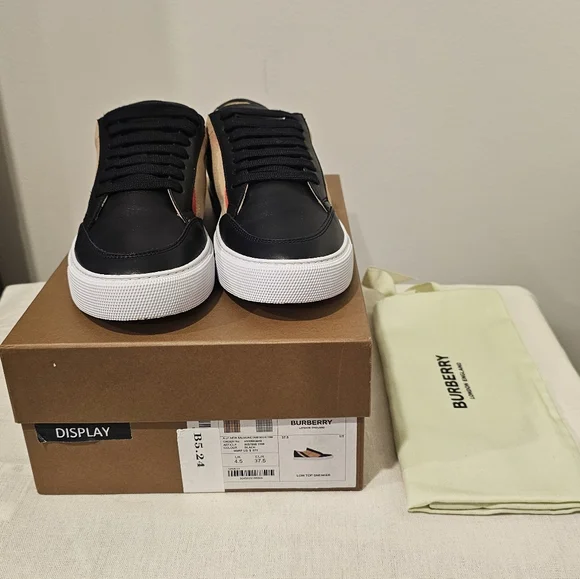 NIB Burberry New Salmond Women's Sneakers # 94703913-- Size 7.5 - Picture 8 of 13